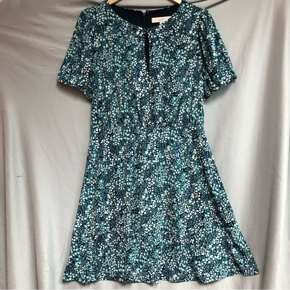 Loft, 10 short sleeve dress, teal navy green taupe, white small flowers flowy